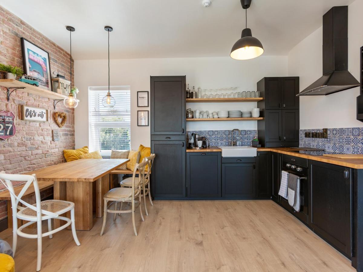 Macs Townhouse Dungarvan Дангарван Экстерьер фото